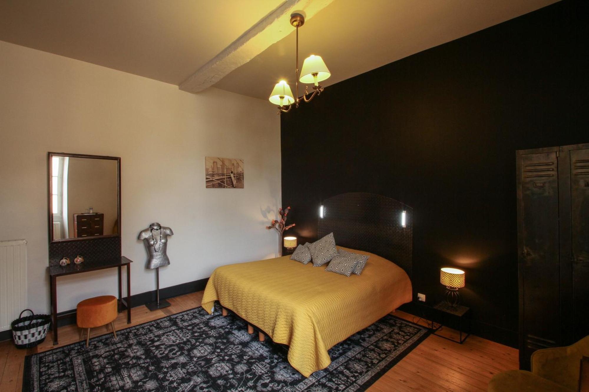 Le Prieure Hotel Noyers-sur-Serein Kültér fotó