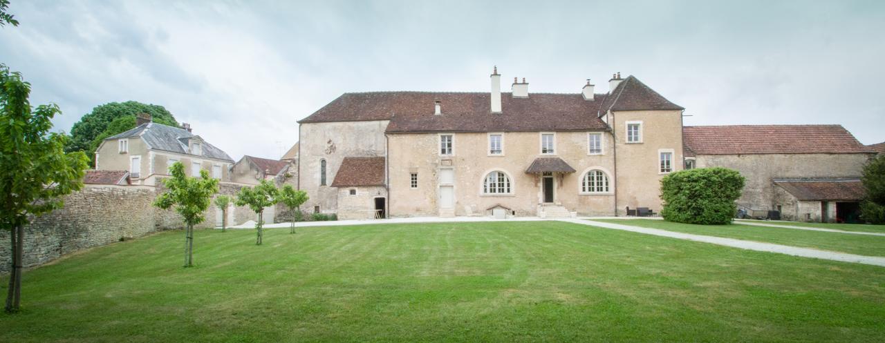 Le Prieure Hotel Noyers-sur-Serein Kültér fotó