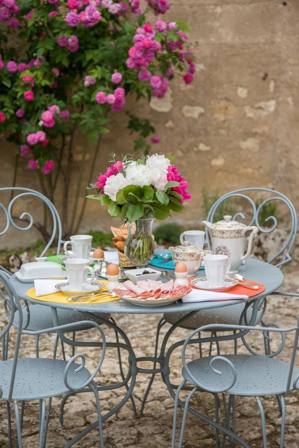 Le Prieure Hotel Noyers-sur-Serein Kültér fotó