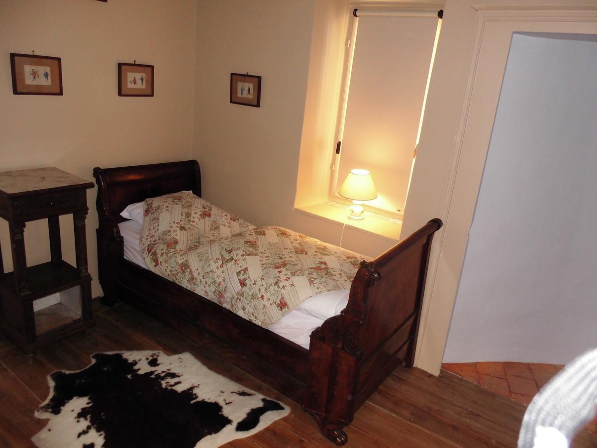 Le Prieure Hotel Noyers-sur-Serein Kültér fotó