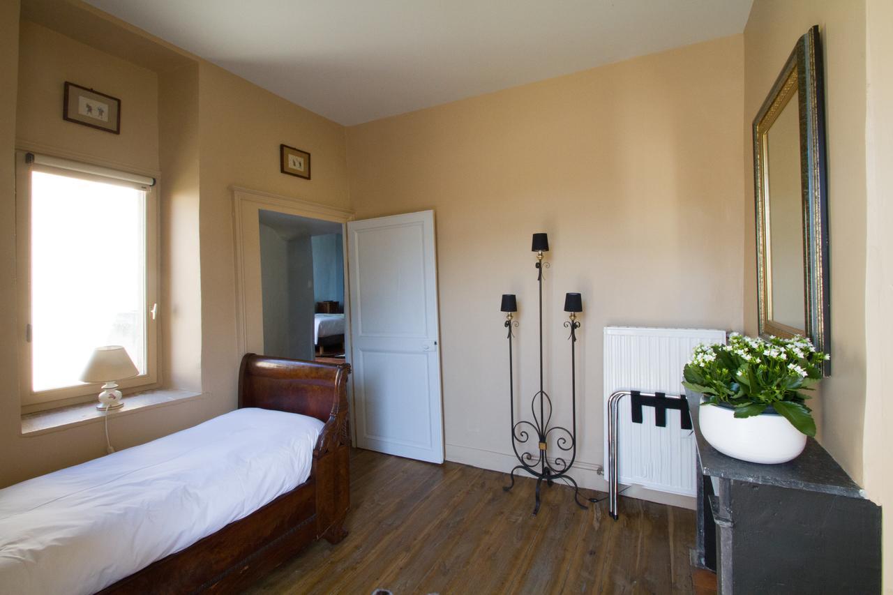 Le Prieure Hotel Noyers-sur-Serein Kültér fotó